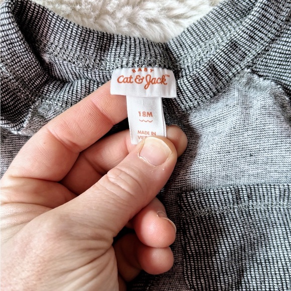 NWOT Cat & Jack Stars & Stripes Long Sleeve Onesie - Romper - Sleeper 18 Month - Picture 2 of 3